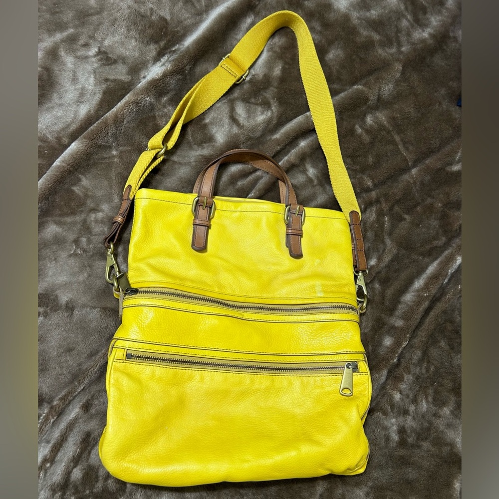 Gorgeous Mustard Color Fold-over Explorer Fossil Handbag